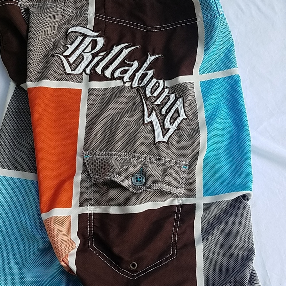 Billabong mens board shorts with tool size 32